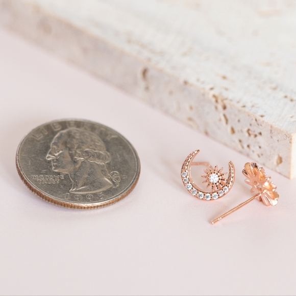 Moon & Star Earrings - Picture 7 of 7